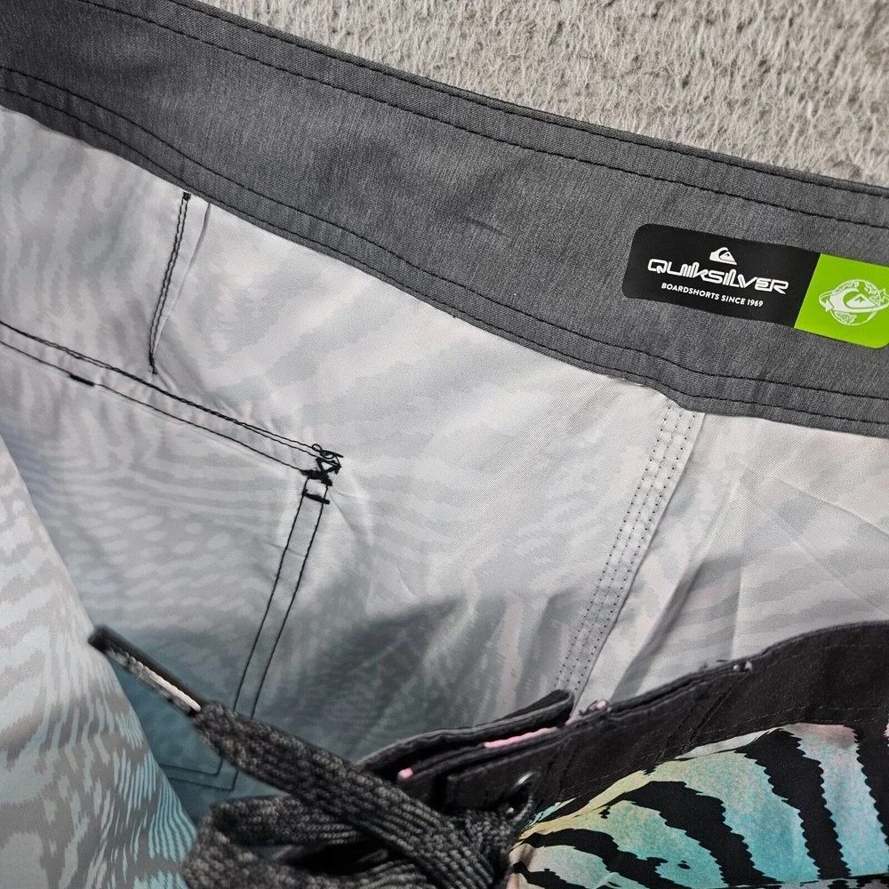 NWT Quiksilver Board Shorts Swim Trunks Men 38 No Liner 20